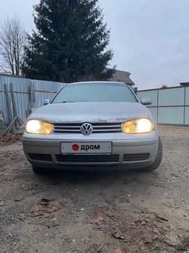  3  Volkswagen Golf 1999 , 260000 , 