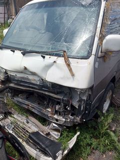Минивэн или однообъемник Toyota Hiace 1984 года, 200000 рублей, Уссурийск