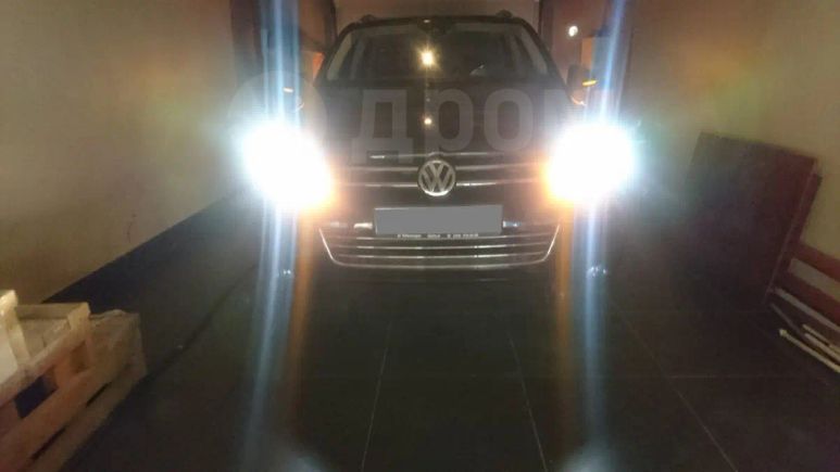 SUV   Volkswagen Touareg 2014 , 2400000 , 