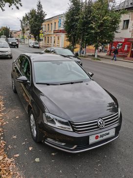  Volkswagen Passat 2011 , 900000 , 