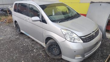    Toyota Isis 2006 , 800000 , 