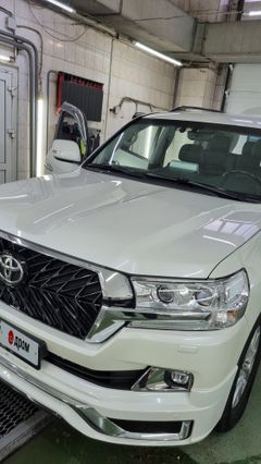 SUV или внедорожник Toyota Land Cruiser 2018 года, 8515000 рублей, Омск