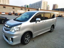    Toyota Noah 2012 , 1130000 , 