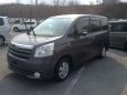    Toyota Noah 2010 , 905000 , 