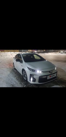 Лифтбек Toyota Prius PHV 2018 года, 2850000 рублей, Хабаровск