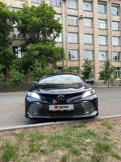 Седан Toyota Camry 2018 года, 2450000 рублей, Челябинск
