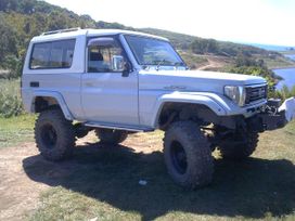 SUV   Toyota Land Cruiser 1997 , 900000 ,  