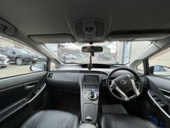 Лифтбек Toyota Prius 2011 года, 999999 рублей, Артём