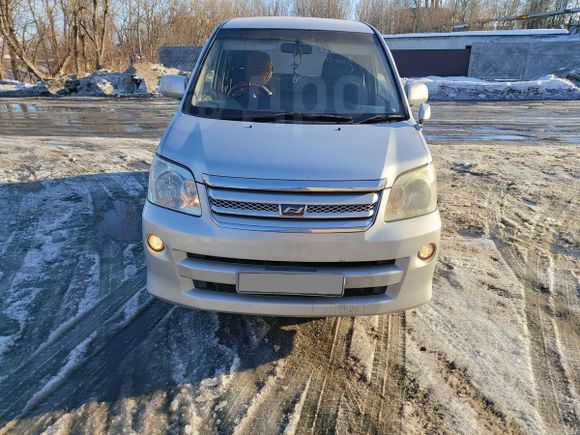    Toyota Noah 2006 , 715000 , 