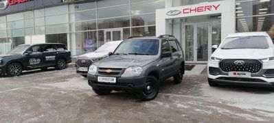 SUV или внедорожник Chevrolet Niva 2016 года, 670000 рублей, Москва