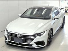 Лифтбек Volkswagen Arteon 2017 года, 2730000 рублей, Владивосток