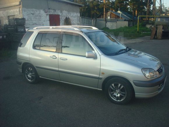    Toyota Raum 1999 , 215000 , 