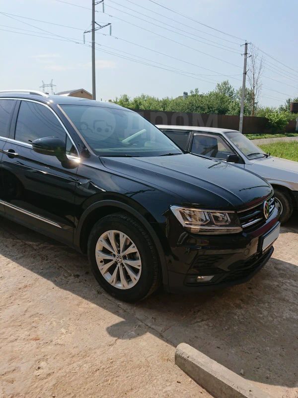 SUV   Volkswagen Tiguan 2017 , 1490000 ,  