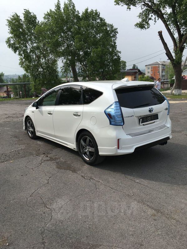    Toyota Prius Alpha 2012 , 780000 , -