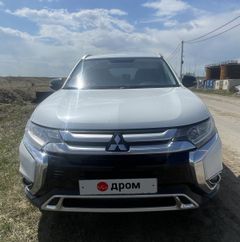 SUV или внедорожник Mitsubishi Outlander 2016 года, 2200000 рублей, Красноярск