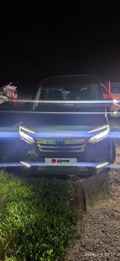 Минивэн или однообъемник Honda Stepwgn 2017 года, 3000000 рублей, Азов