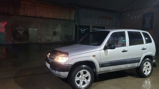 SUV или внедорожник Chevrolet Niva 2003 года, 350000 рублей, Бийск