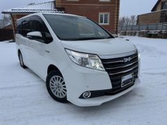 Минивэн или однообъемник Toyota Noah 2016 года, 2100000 рублей, Томск