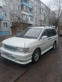 Минивэн или однообъемник Nissan Prairie Joy 1998 года, 319000 рублей, Омск