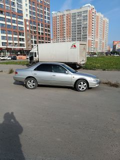Седан Toyota Camry 2001 года, 530000 рублей, Барнаул