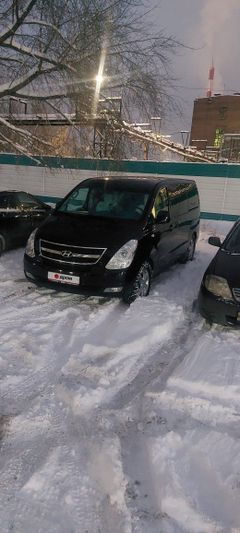 Минивэн или однообъемник Hyundai Grand Starex 2013 года, 2100000 рублей, Красноярск