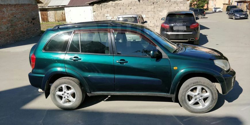 SUV   Toyota RAV4 2000 , 425000 , 