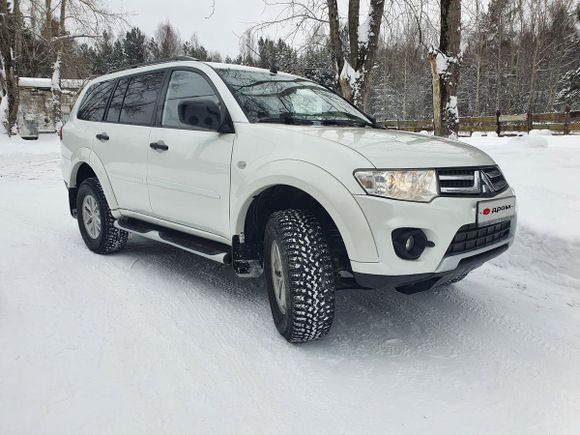 SUV   Mitsubishi Pajero Sport 2015 , 1250000 , 