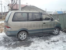    Nissan Largo 1993 , 200000 , 